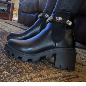 Steve Madden AMULET BLACK Booties Size 9